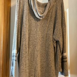 Hooded soft long sleeve with front pocket